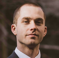 Portret Thomas Whitfield – analityk tradingowy i ekspert rynku kryptowalut